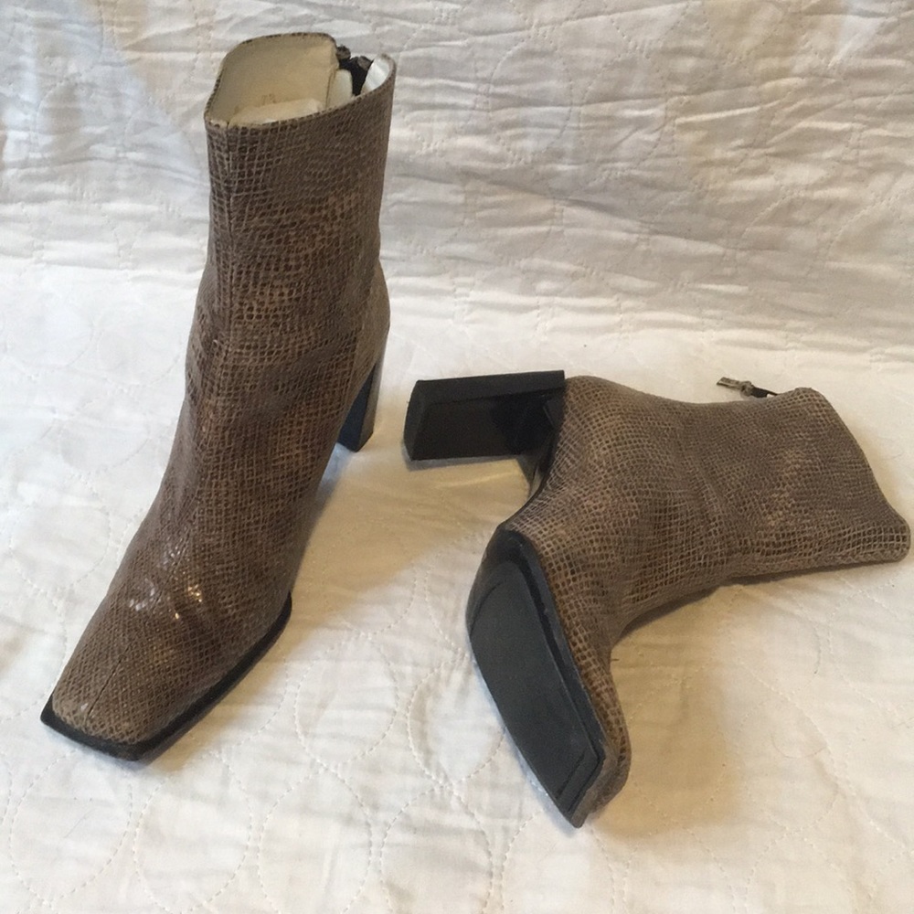 Stuart Weitzman genuine leather snake boots